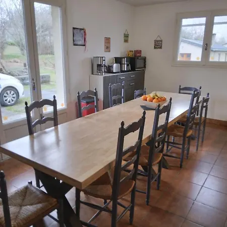 Room In Bb - Breakfast Includedat Ten Minutes From The Raviege Lake *